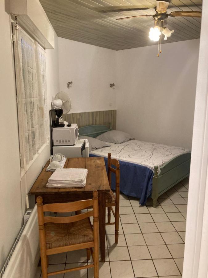 Le Robinson Bed & Breakfast Marseillan  Exterior photo
